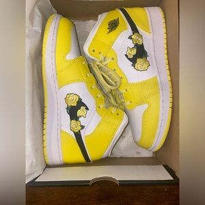 Jordan 1 Mid SE (GS)